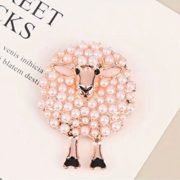 💞 NEW sparkling sheep brooch with lovely pearl embellishments 💞 - Picture 7 of 9